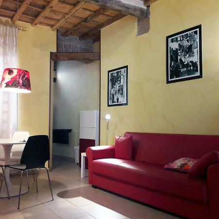 Anastasia - Hidden Balcony Inside Trastevere Apartment Рим Екстериор снимка