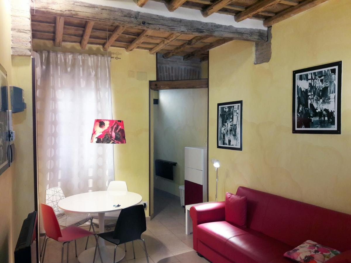 Anastasia - Hidden Balcony Inside Trastevere Apartment Рим Екстериор снимка